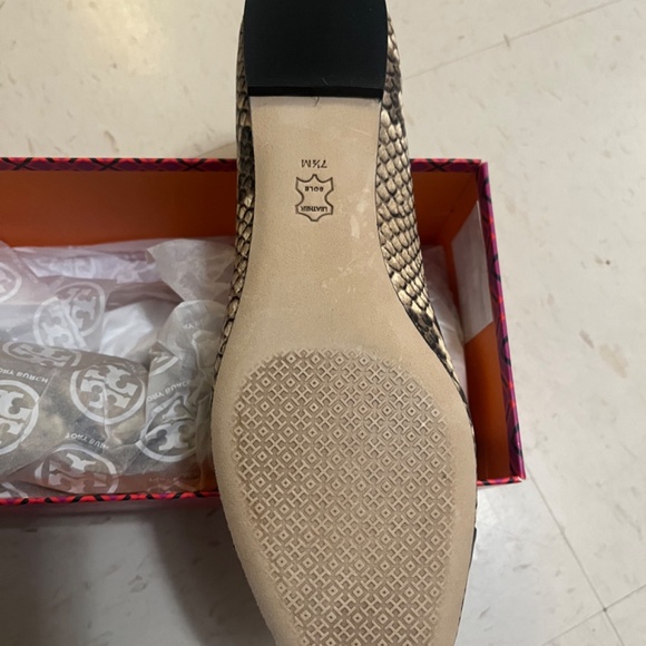 Shoes - Picture 4 of 4